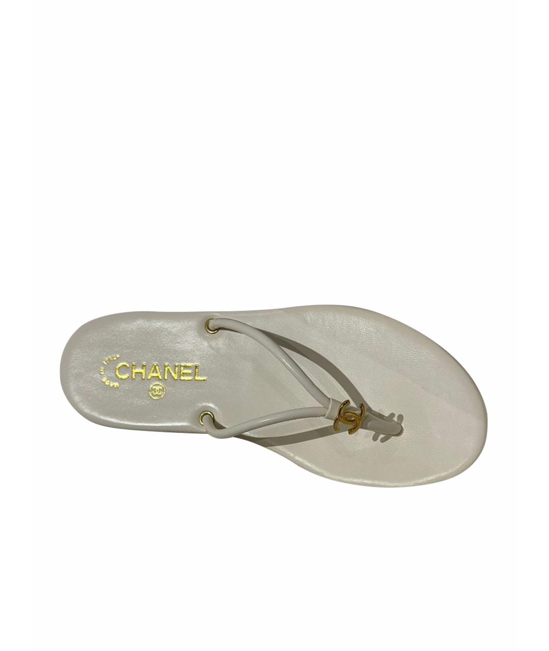 CHANEL Белые кожаные сабо, фото 1