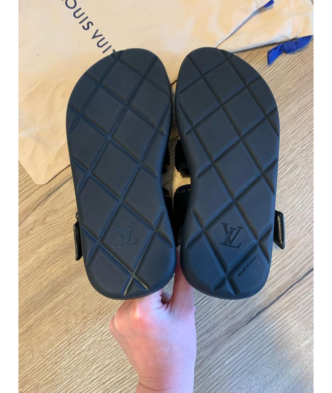 LOUIS VUITTON Черные кожаные сандалии, фото 8