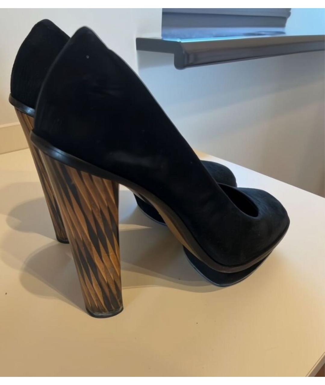 FENDI Черные замшевые туфли, фото 2