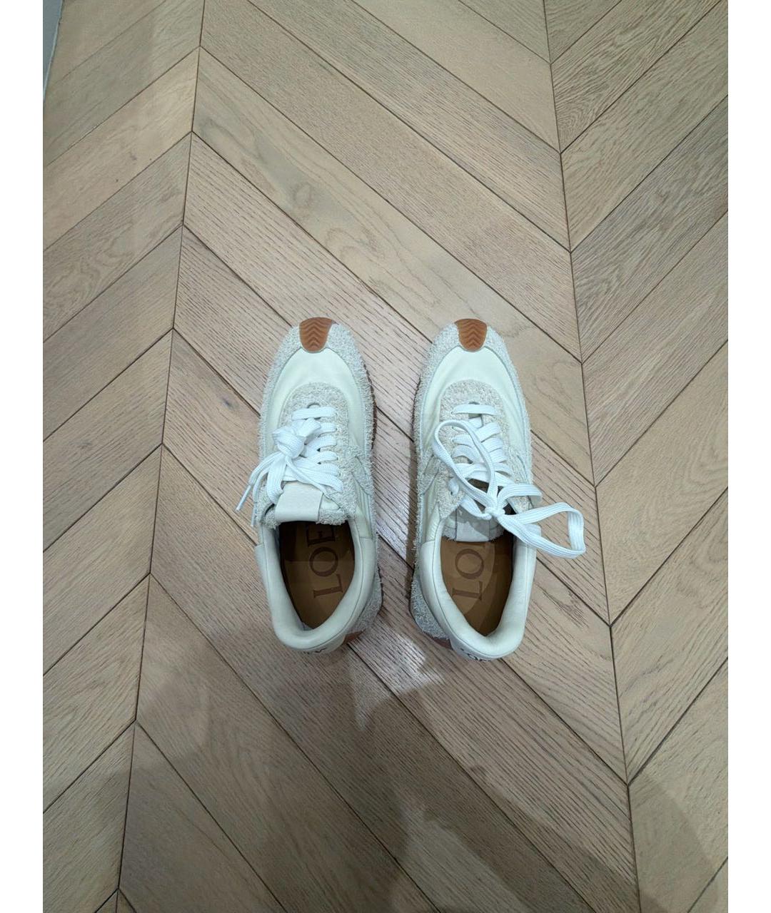 LOEWE Бежевые замшевые низкие кроссовки / кеды, фото 3