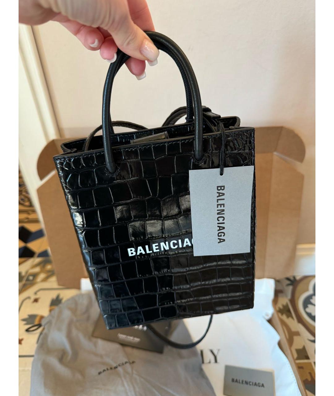 BALENCIAGA Черная сумка с короткими ручками из лакированной кожи, фото 3