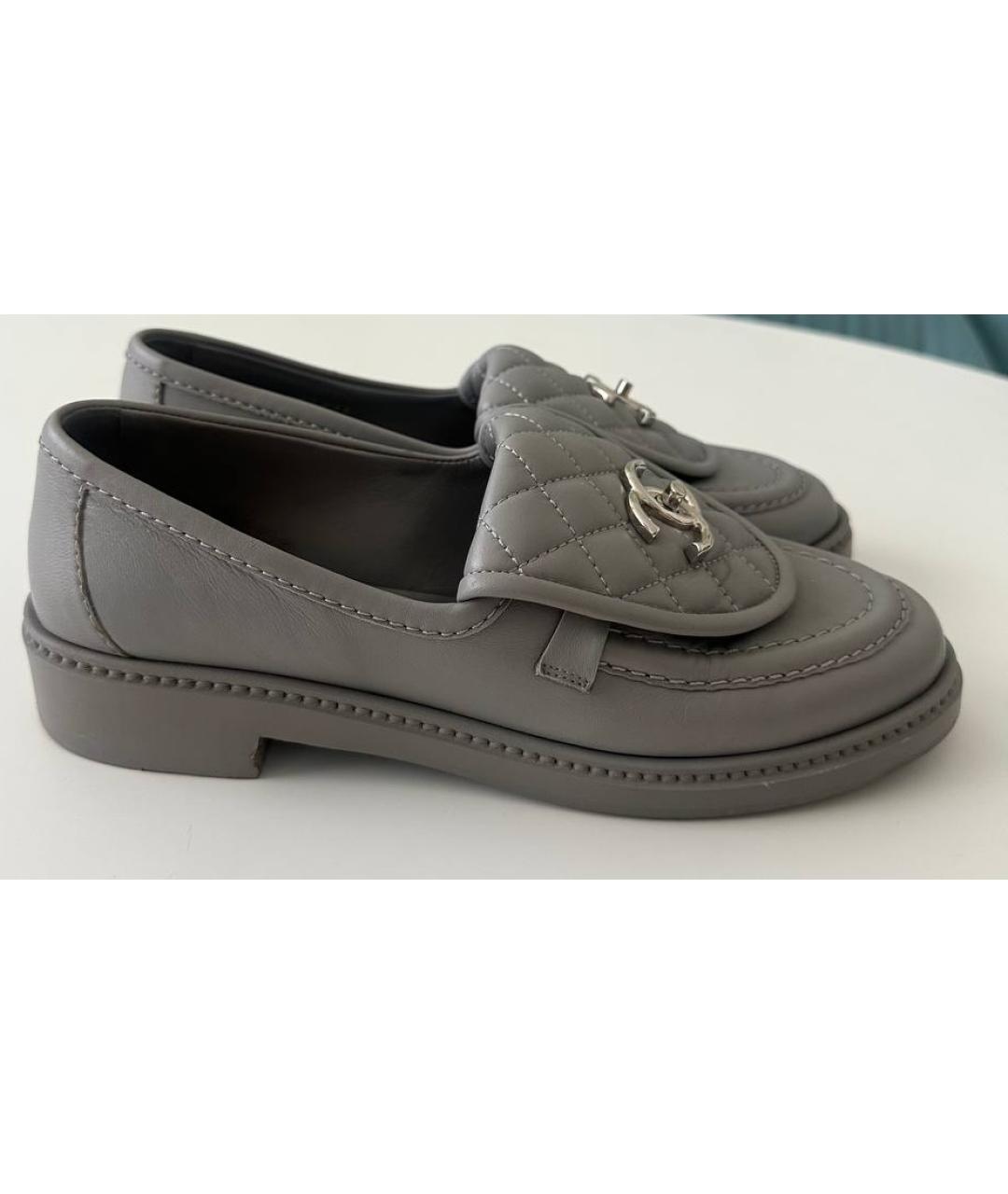 CHANEL Серые кожаные лоферы, фото 3