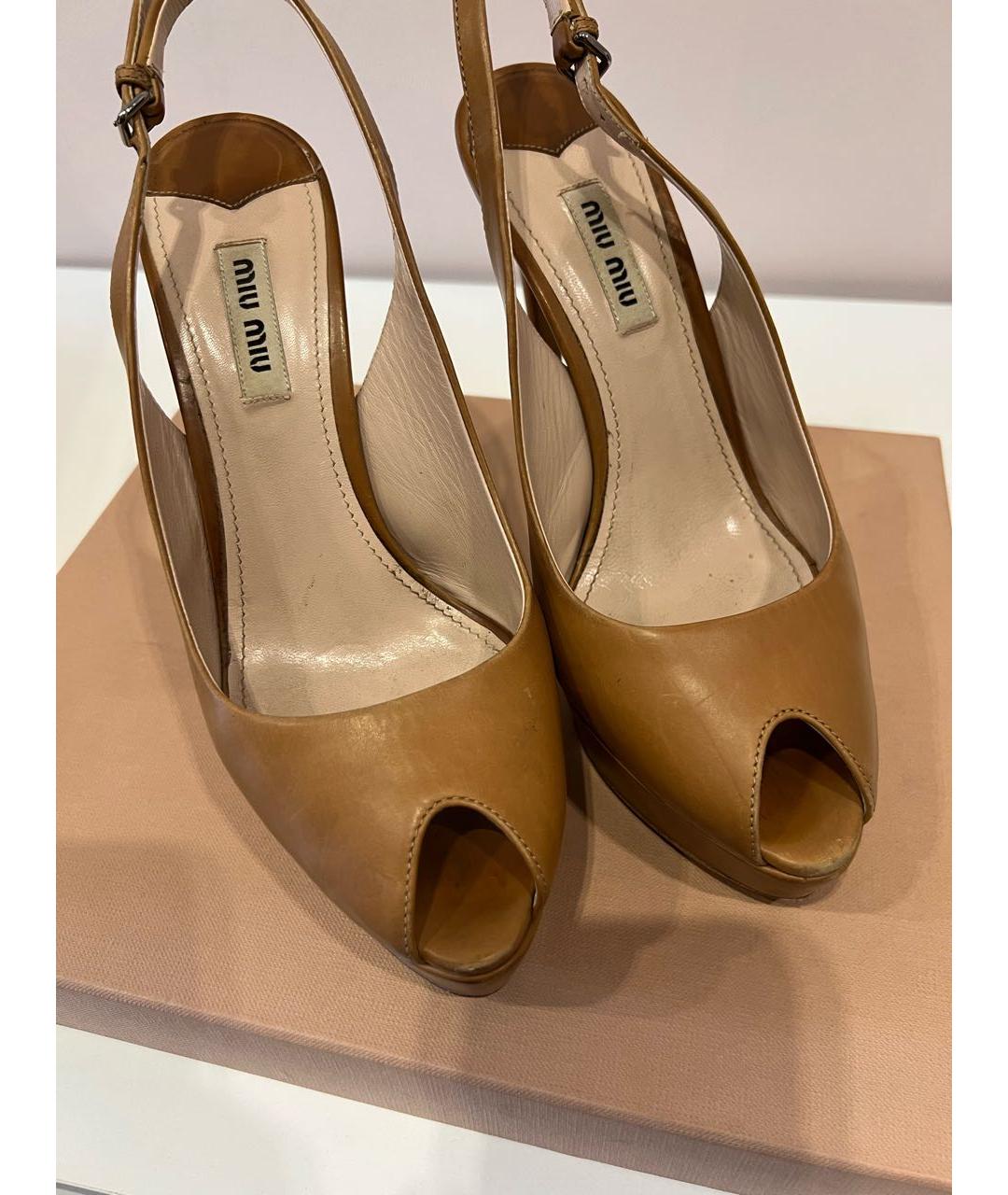 MIU MIU Бежевые кожаные босоножки, фото 4