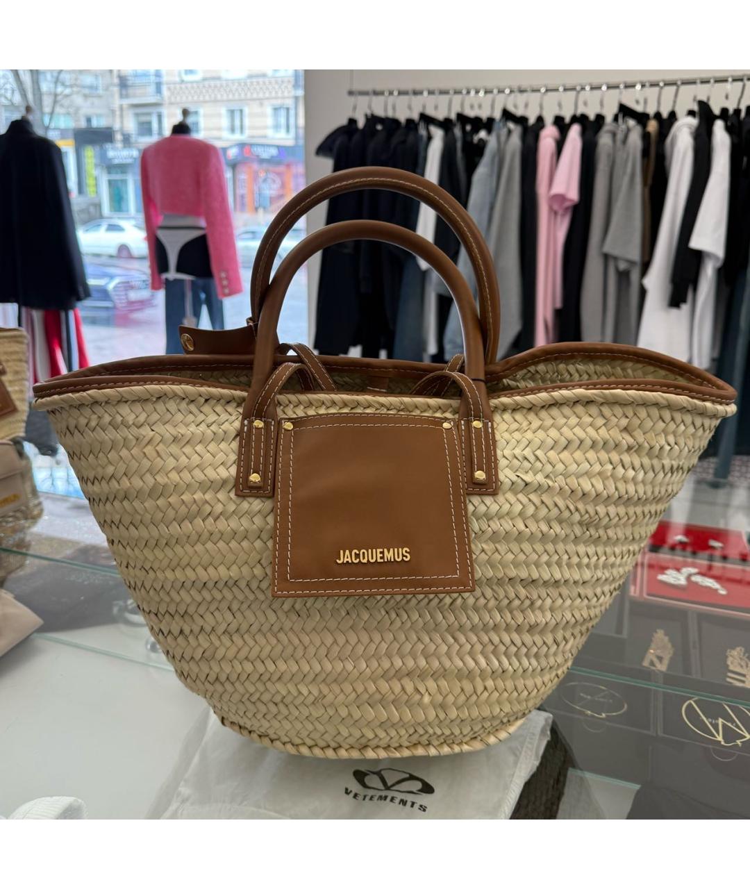 JACQUEMUS Коричневая пелетеная пляжная сумка, фото 6