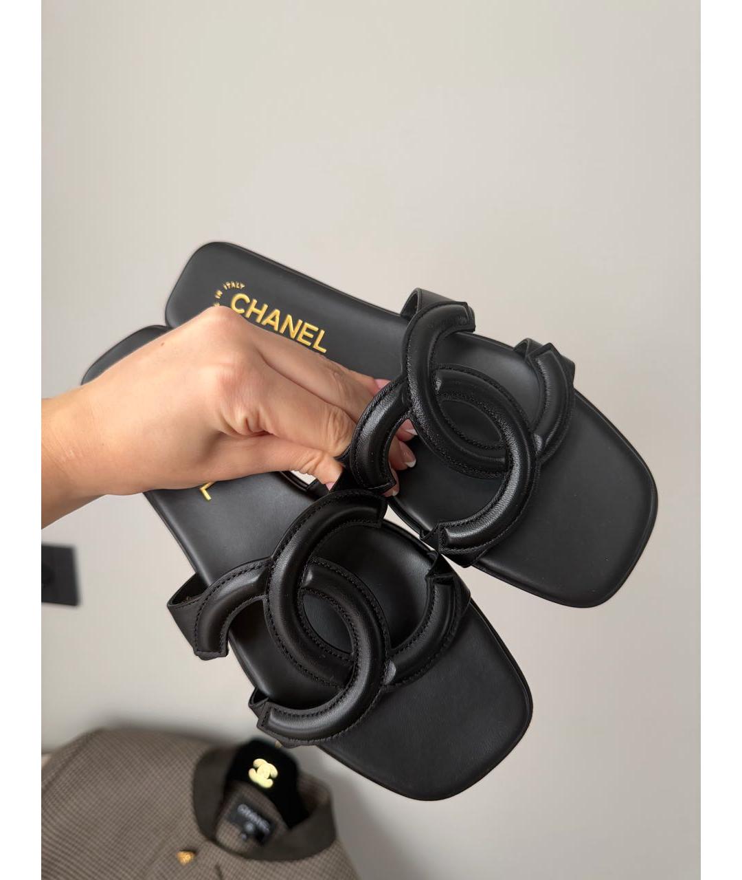 CHANEL Черные кожаные шлепанцы, фото 3