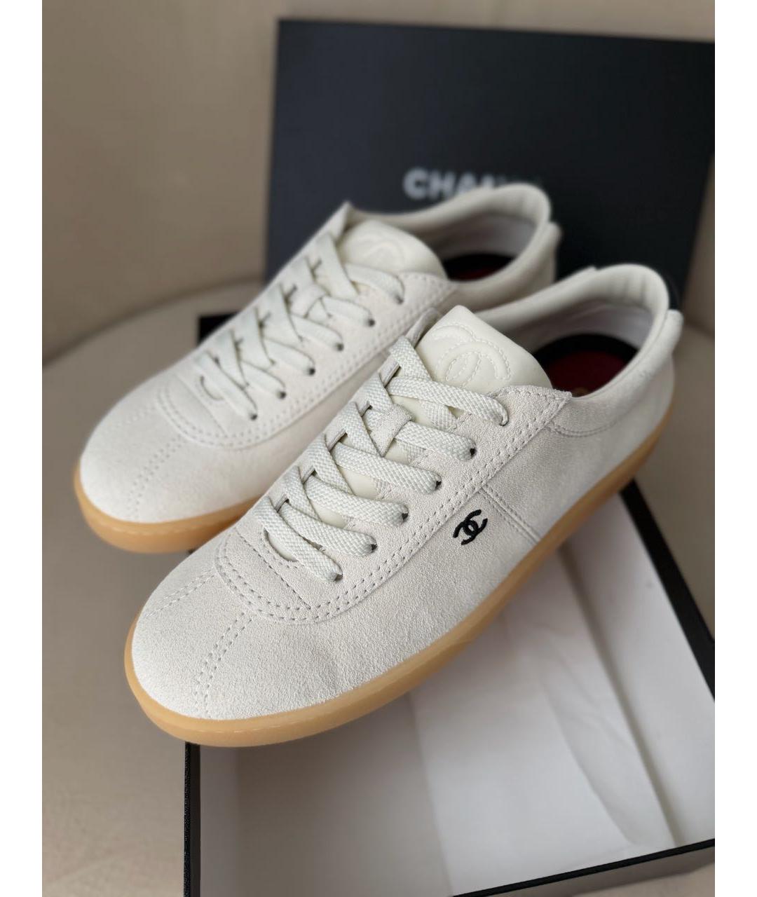 CHANEL Белые замшевые кеды, фото 6