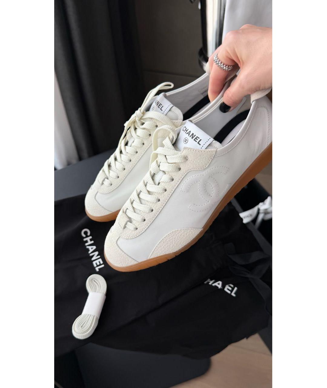 CHANEL Бежевые кожаные кеды, фото 4