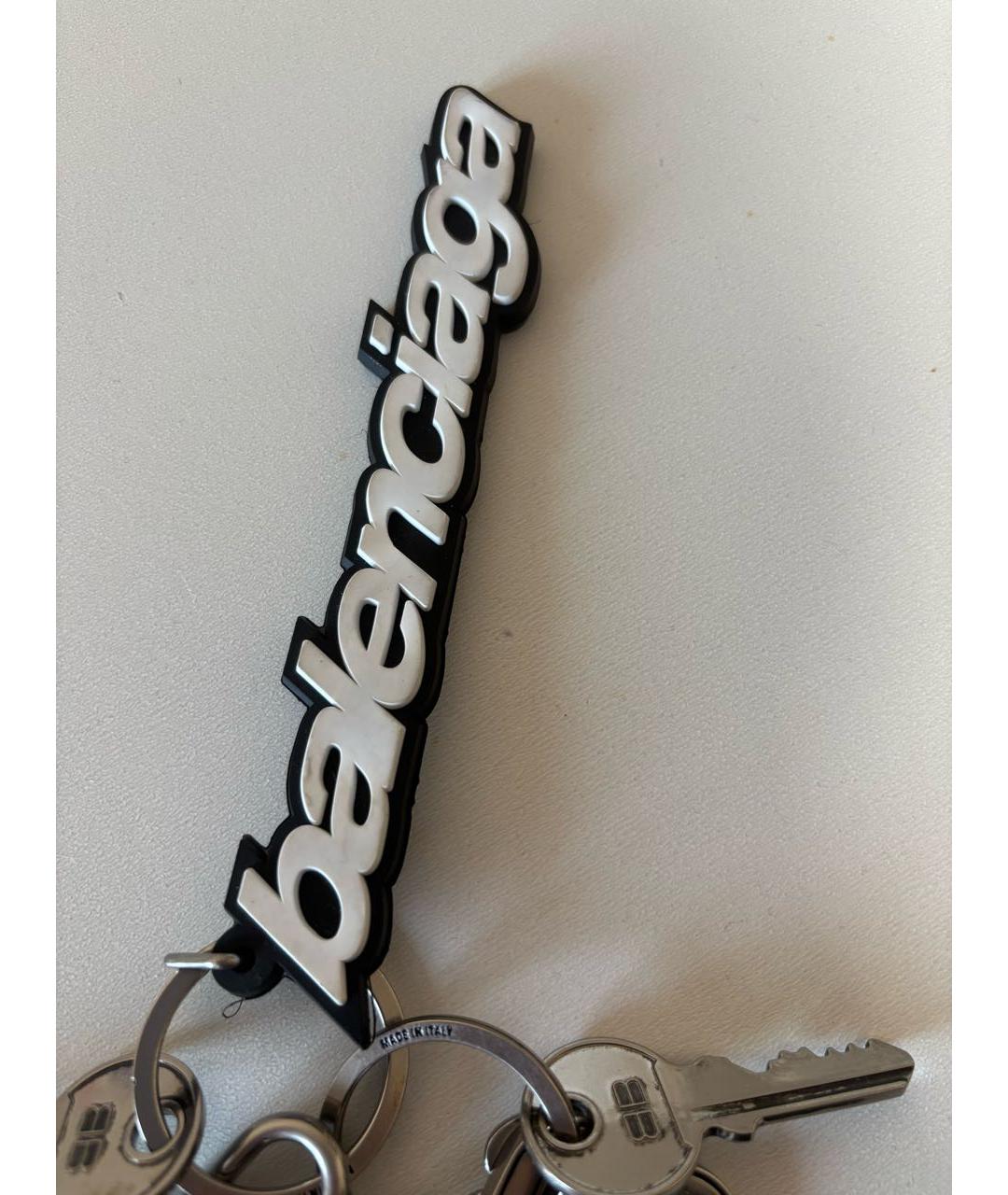 BALENCIAGA Серый брелок, фото 3