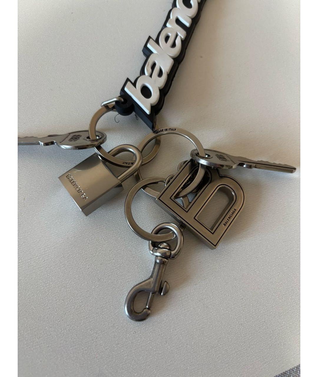 BALENCIAGA Серый брелок, фото 2