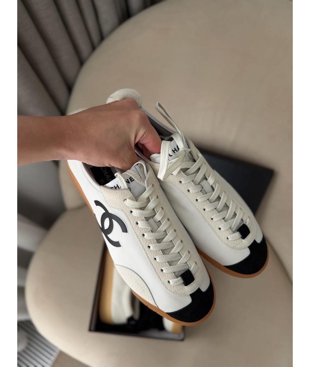 CHANEL Белые кожаные кеды, фото 2