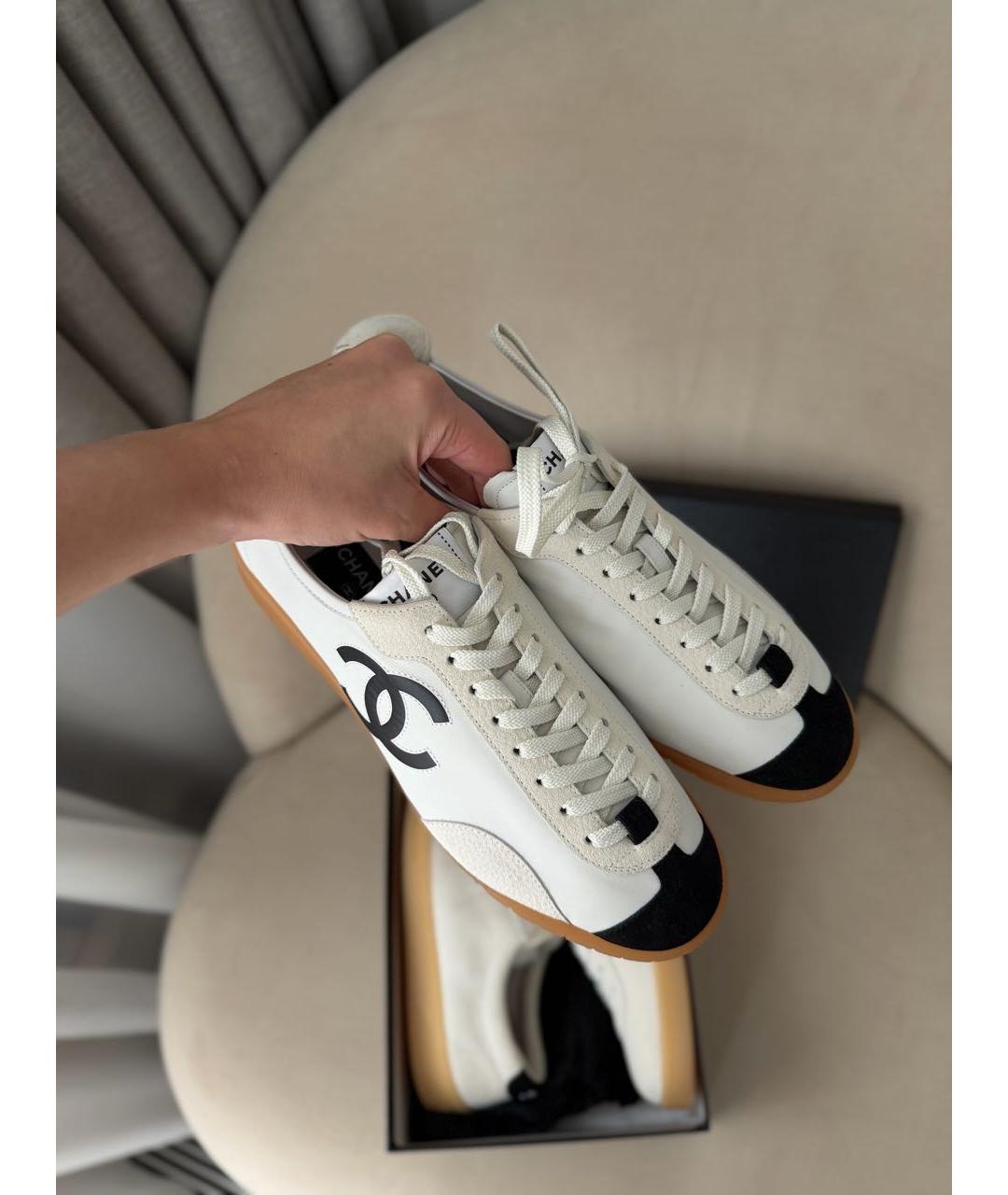 CHANEL Белые кожаные кеды, фото 3