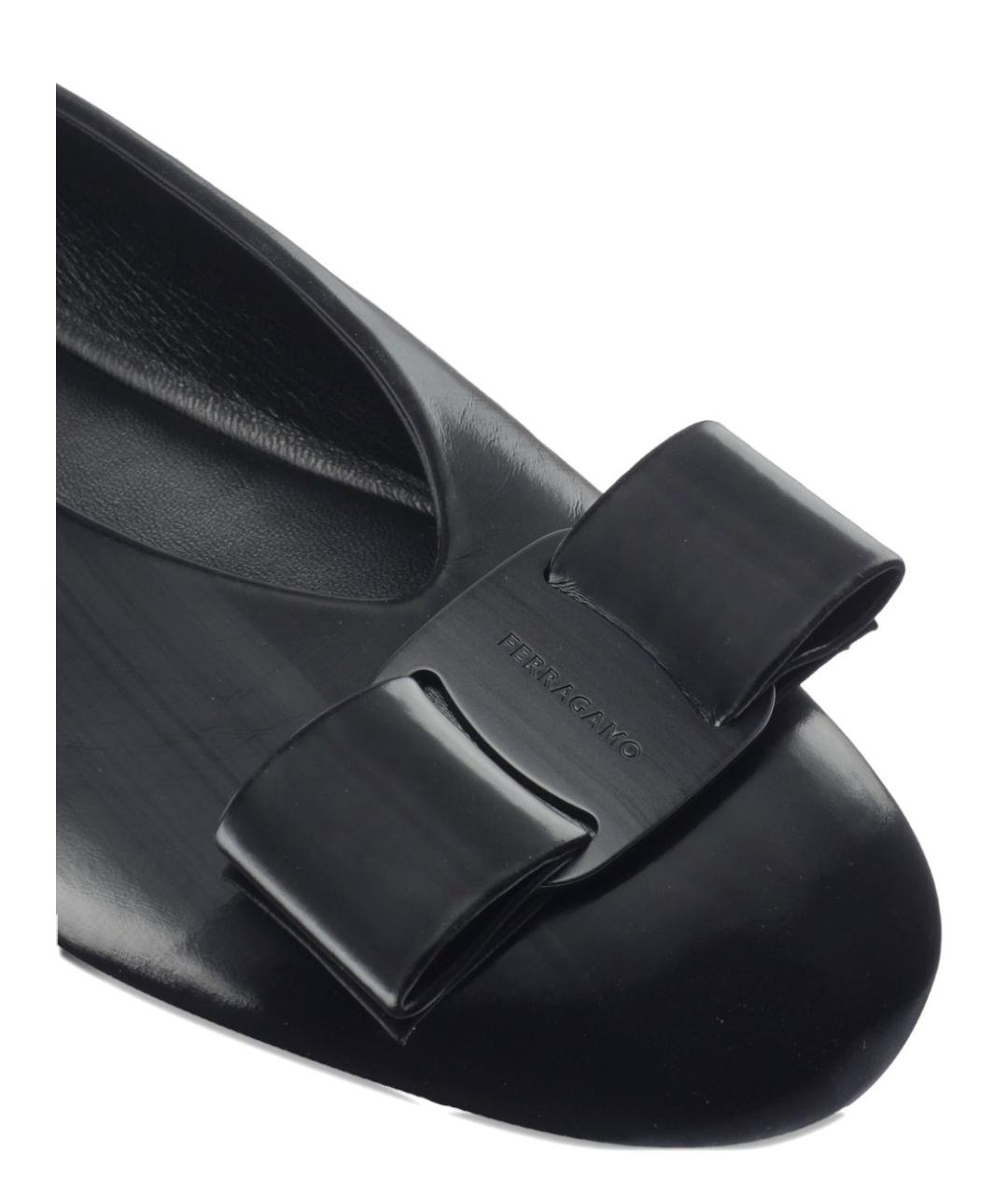 FERRAGAMO Черные кожаные балетки, фото 2