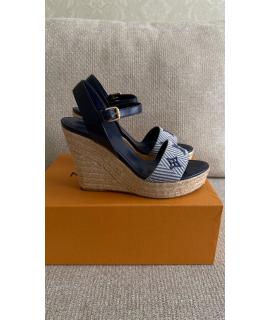 LOUIS VUITTON Босоножки