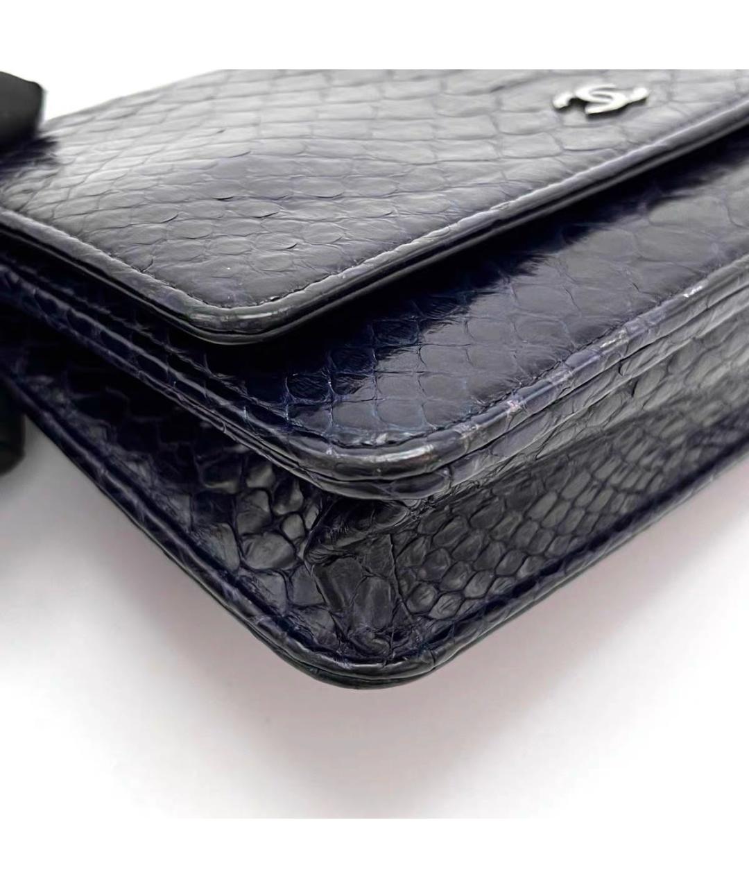 CHANEL Темно-синяя сумка через плечо из экзотической кожи, фото 3