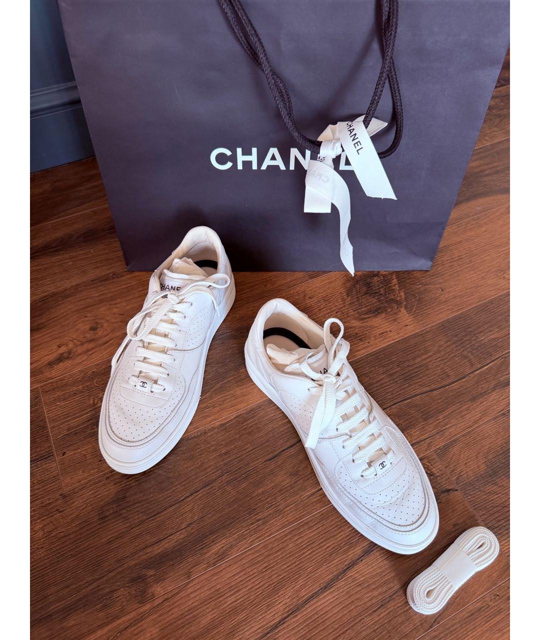 CHANEL Белые кожаные кеды, фото 4