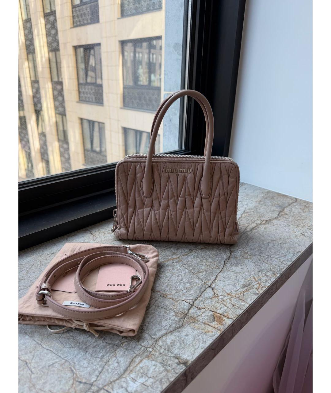 MIU MIU Розовая кожаная сумка через плечо, фото 2