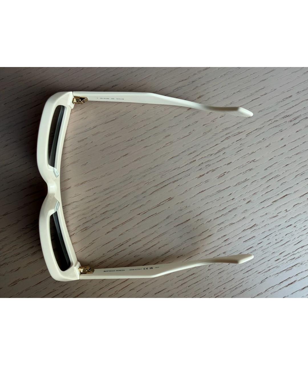 BOTTEGA VENETA Белые пластиковые солнцезащитные очки, фото 3