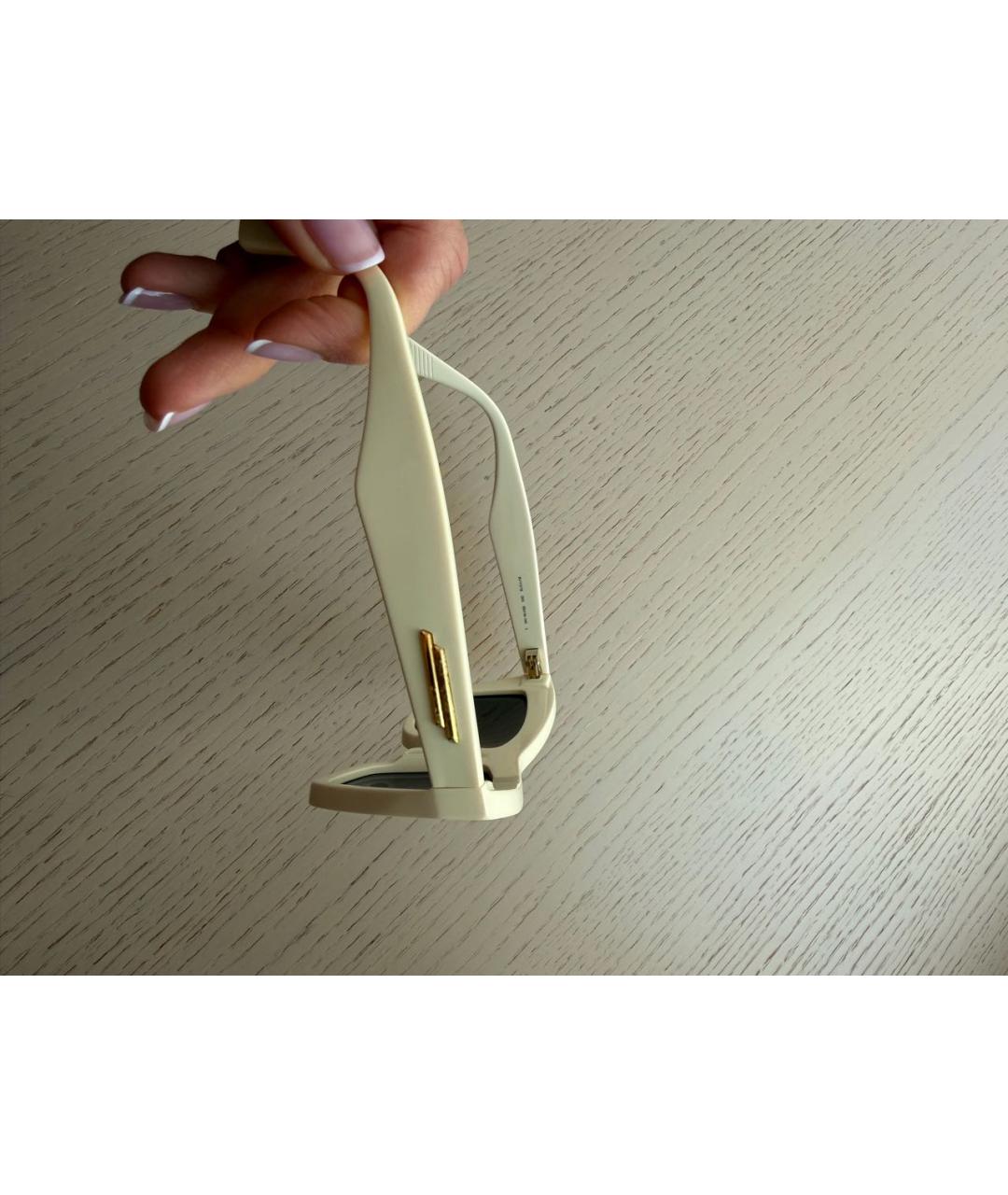 BOTTEGA VENETA Белые пластиковые солнцезащитные очки, фото 5