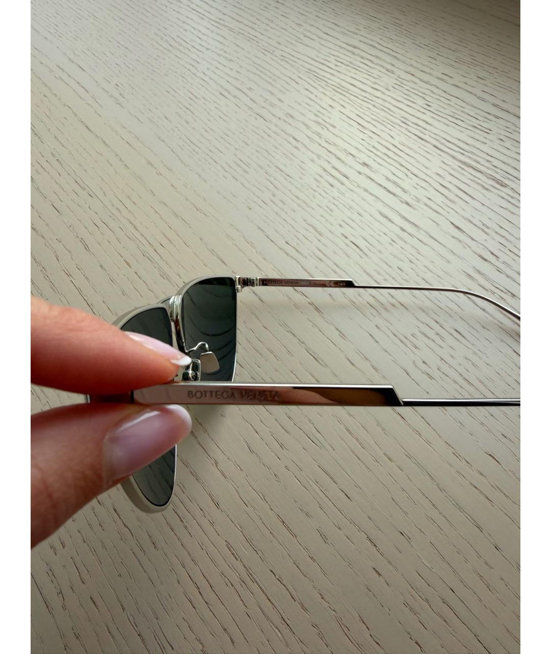 BOTTEGA VENETA Серебряные металлические солнцезащитные очки, фото 2