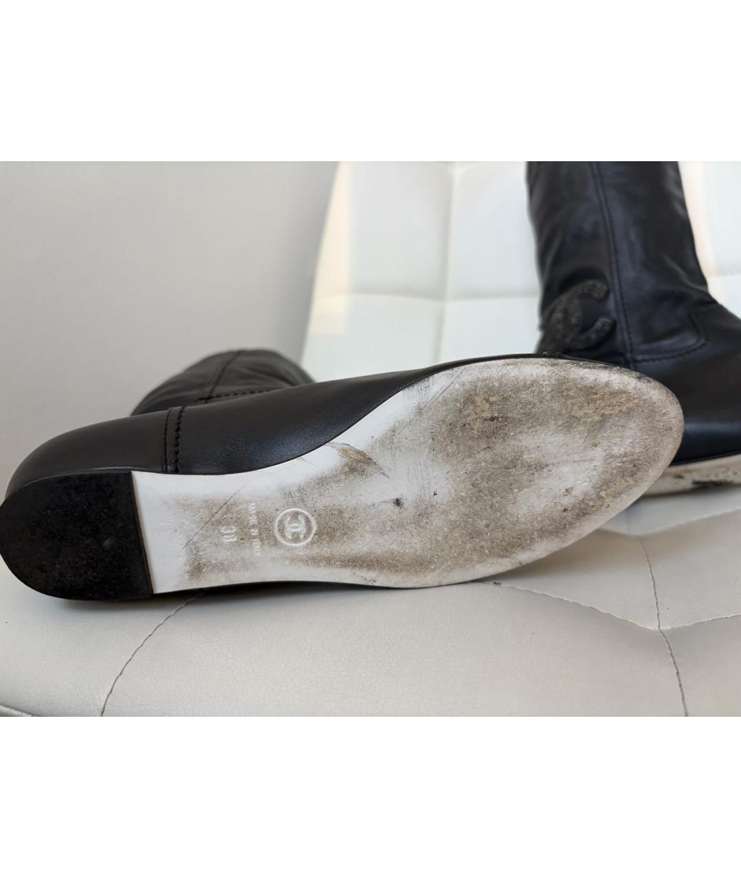 CHANEL Черные кожаные сапоги, фото 4