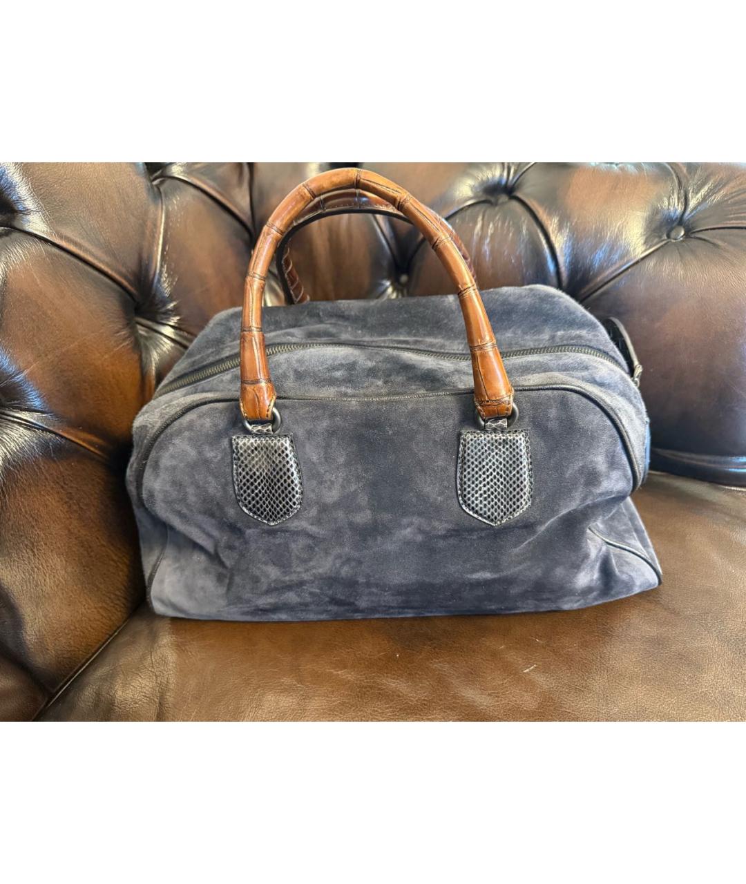 BOTTEGA VENETA Темно-синяя замшевая сумка с короткими ручками, фото 3