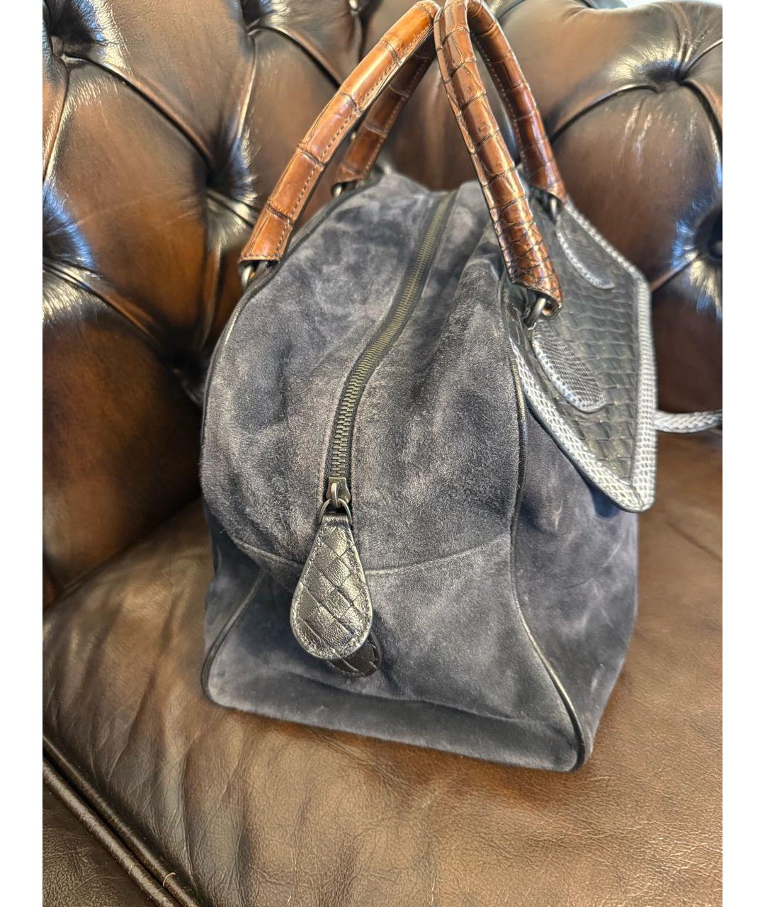 BOTTEGA VENETA Темно-синяя замшевая сумка с короткими ручками, фото 2