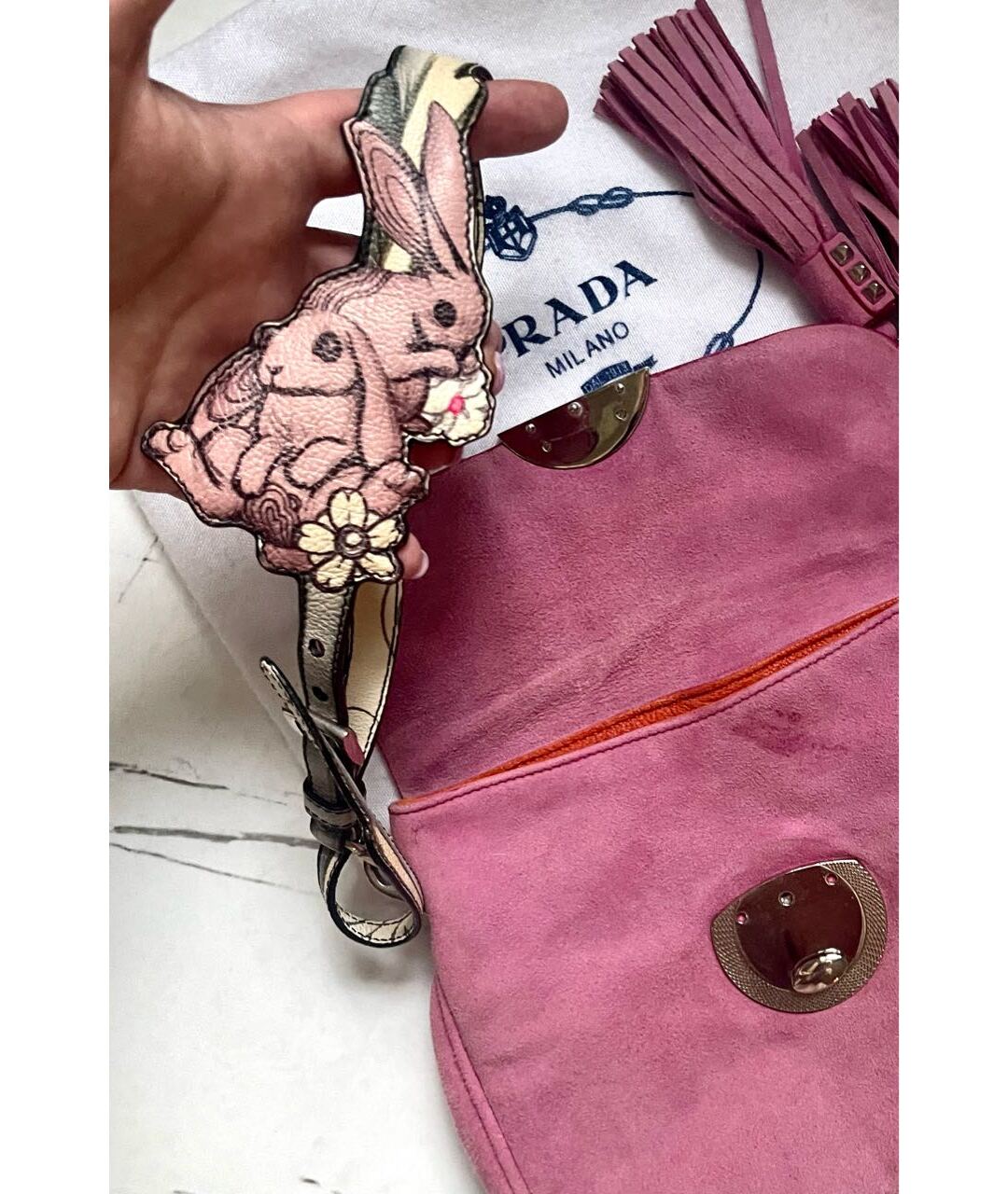 PRADA Розовая замшевая сумка с короткими ручками, фото 5