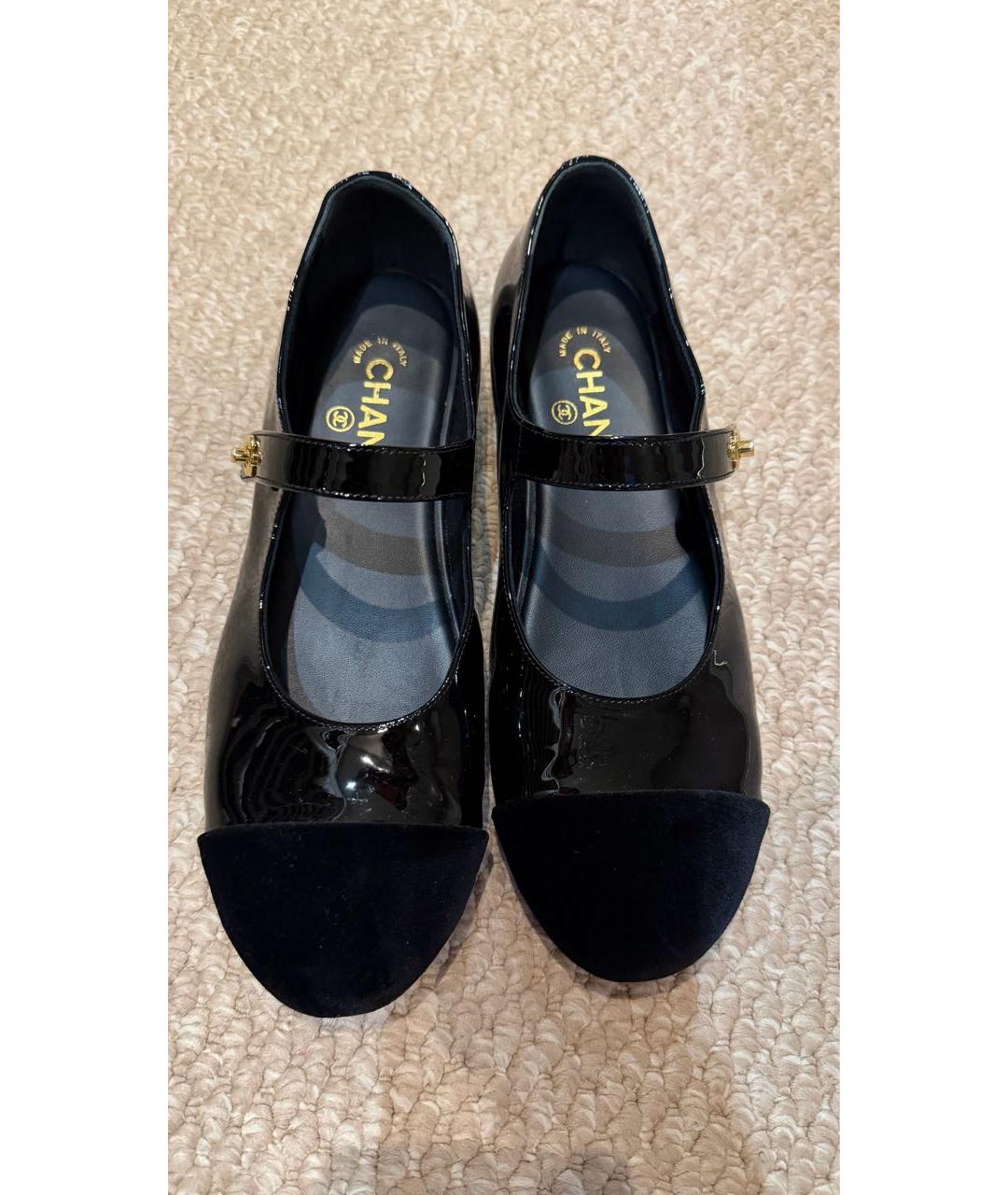 CHANEL Черные балетки из лакированной кожи, фото 2