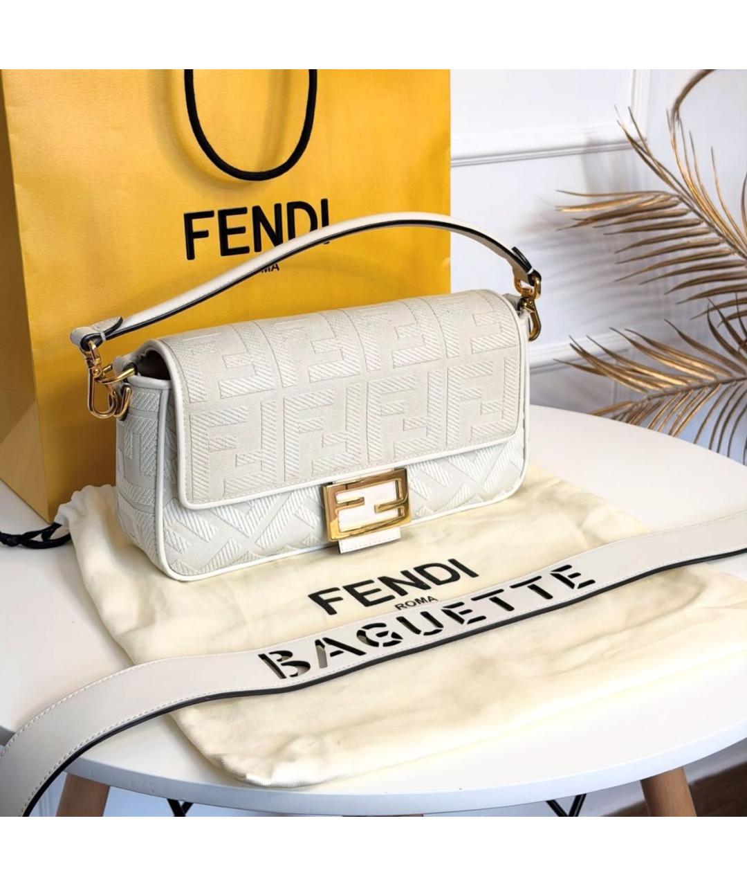 FENDI Белая сумка через плечо, фото 2