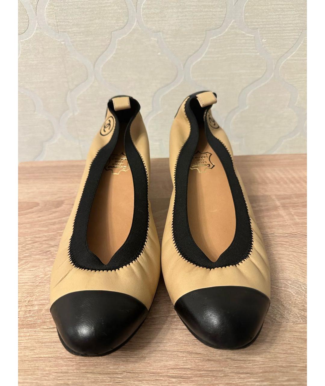 CHANEL Бежевые кожаные туфли, фото 2