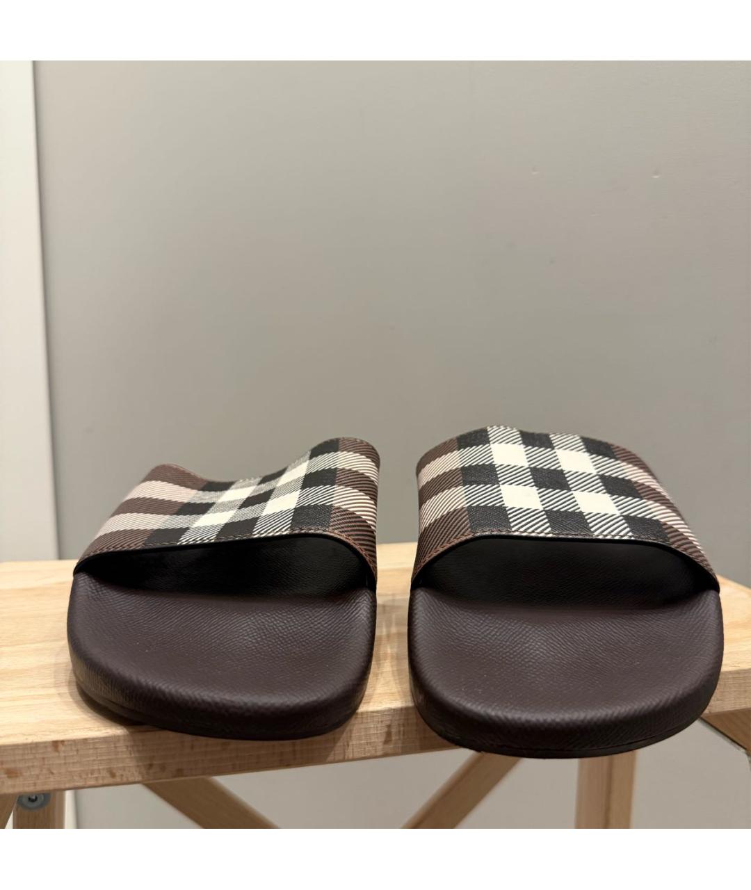 BURBERRY Коричневые шлепанцы из искусственной кожи, фото 2