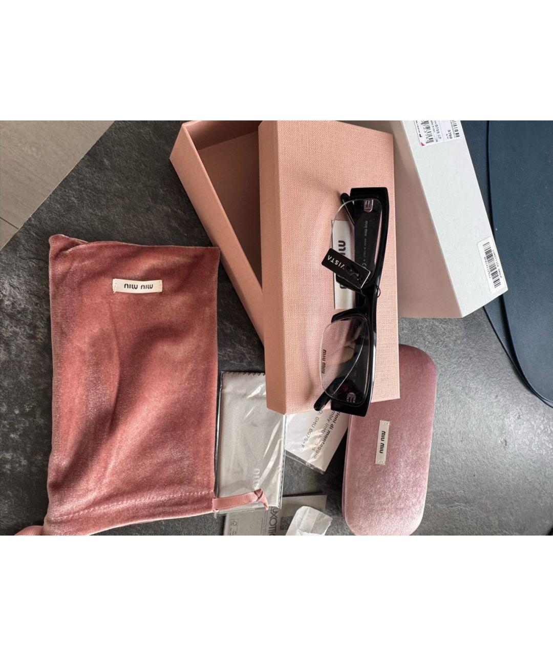 MIU MIU Черные пластиковые солнцезащитные очки, фото 4