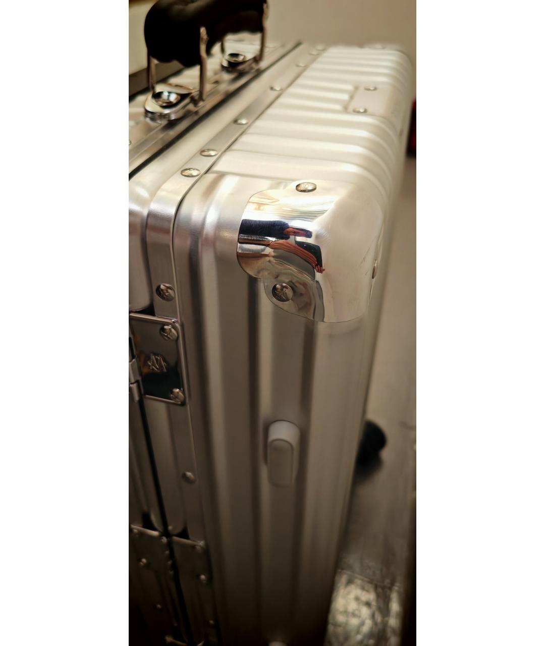 Rimowa Серебрянный чемодан, фото 7