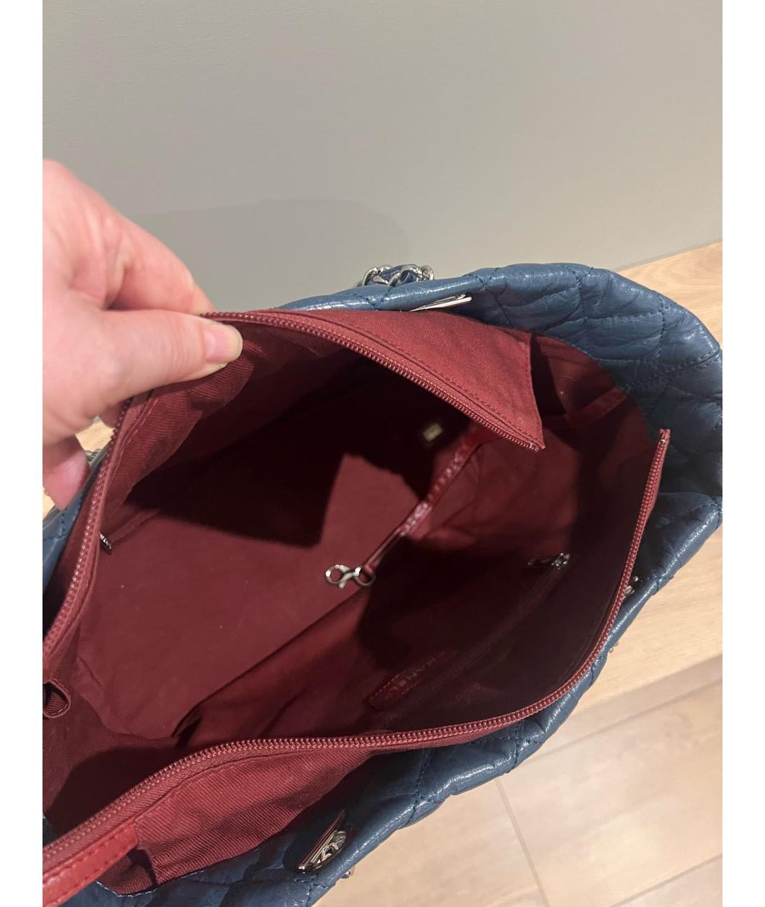 CHANEL Темно-синяя кожаная сумка тоут, фото 7