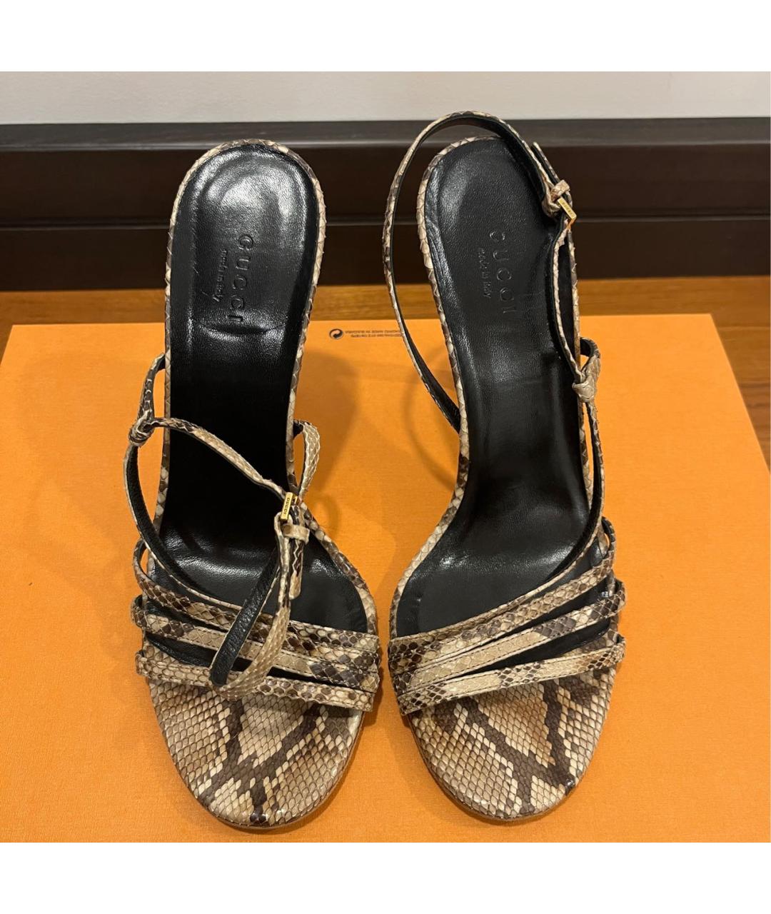 GUCCI Бежевые босоножки из экзотической кожи, фото 3