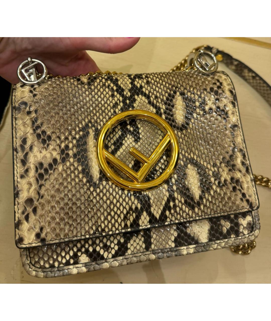 FENDI Бежевая сумка через плечо из экзотической кожи, фото 8
