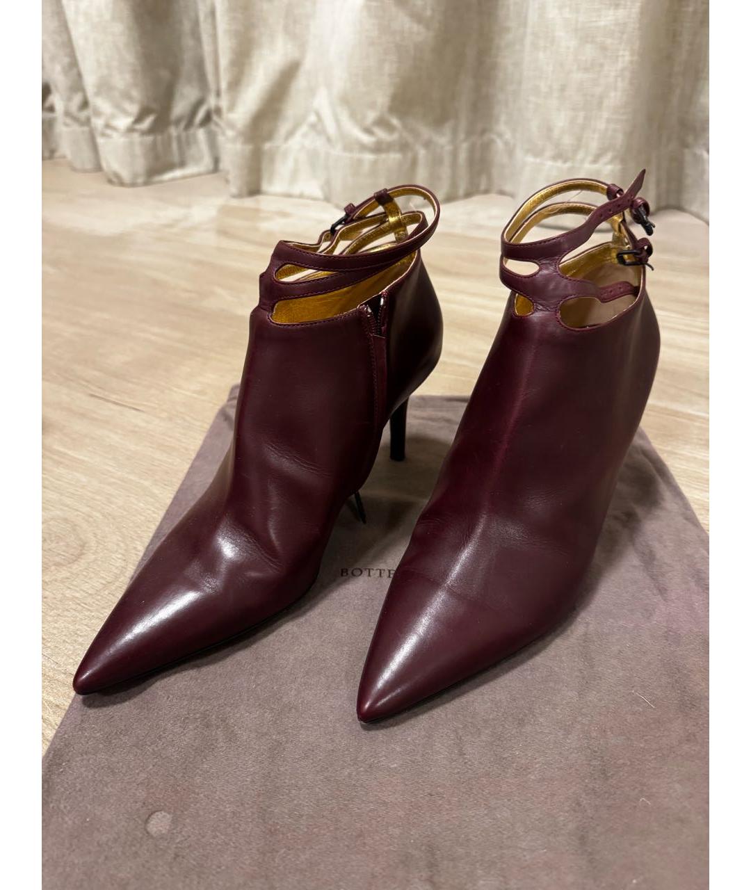 BOTTEGA VENETA Бордовые кожаные ботильоны, фото 6