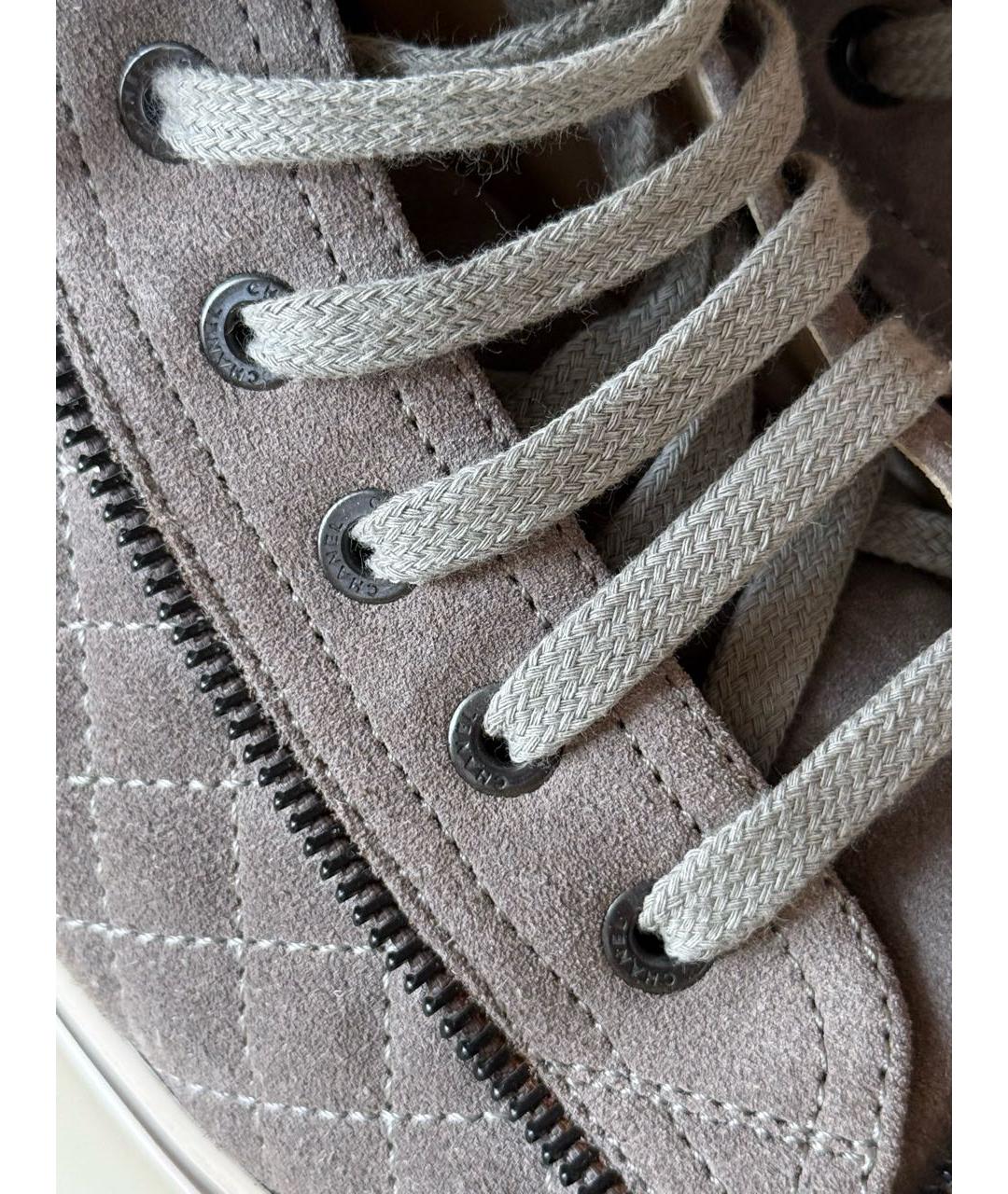 CHANEL Серые замшевые кеды, фото 6