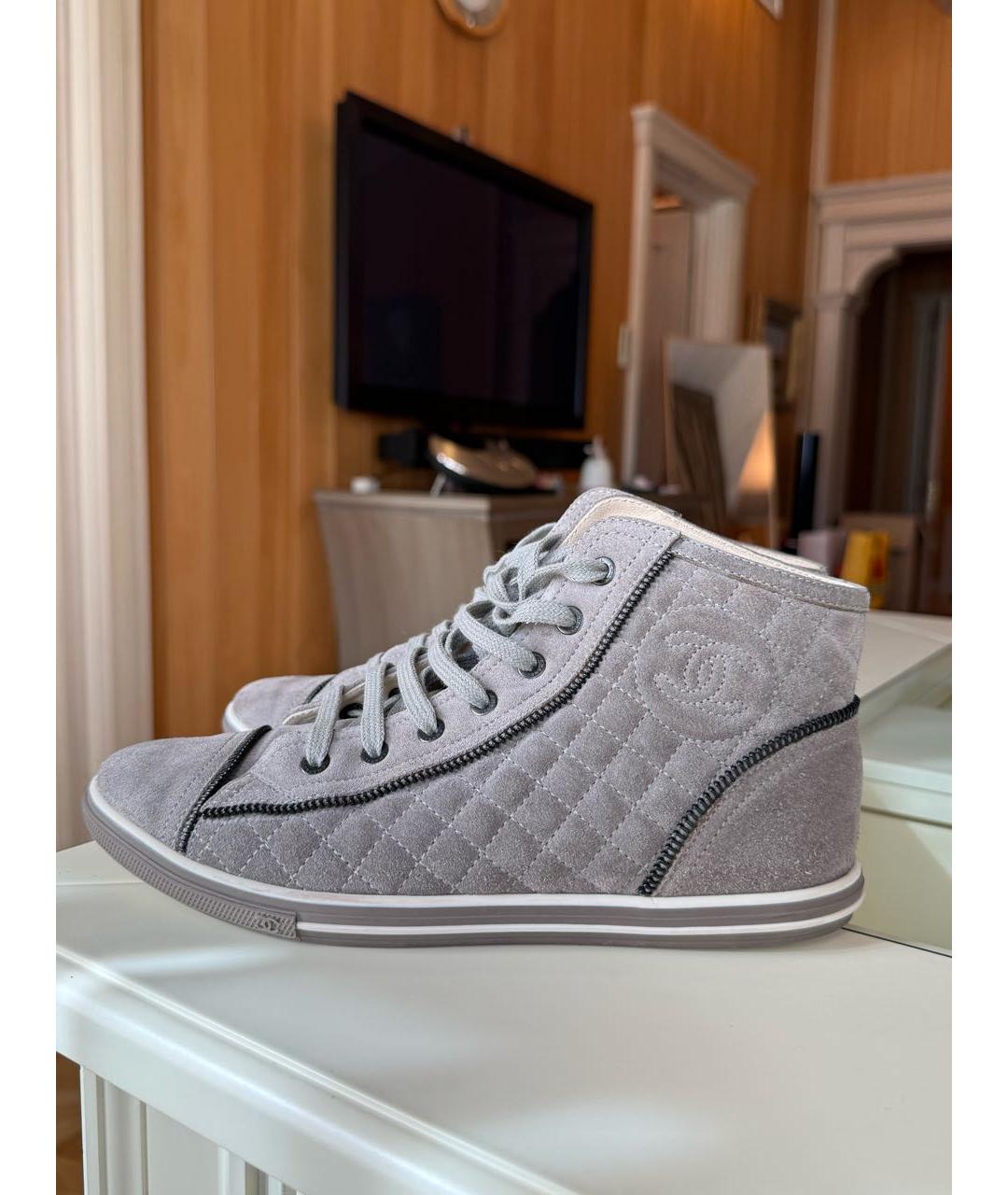 CHANEL Серые замшевые кеды, фото 3