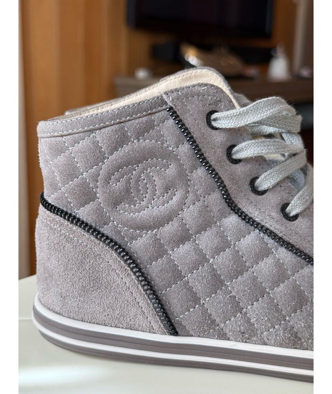 CHANEL Серые замшевые кеды, фото 4