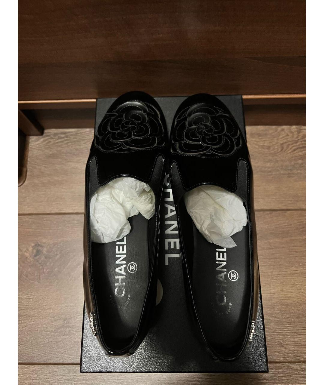 CHANEL Черные лоферы из лакированной кожи, фото 3