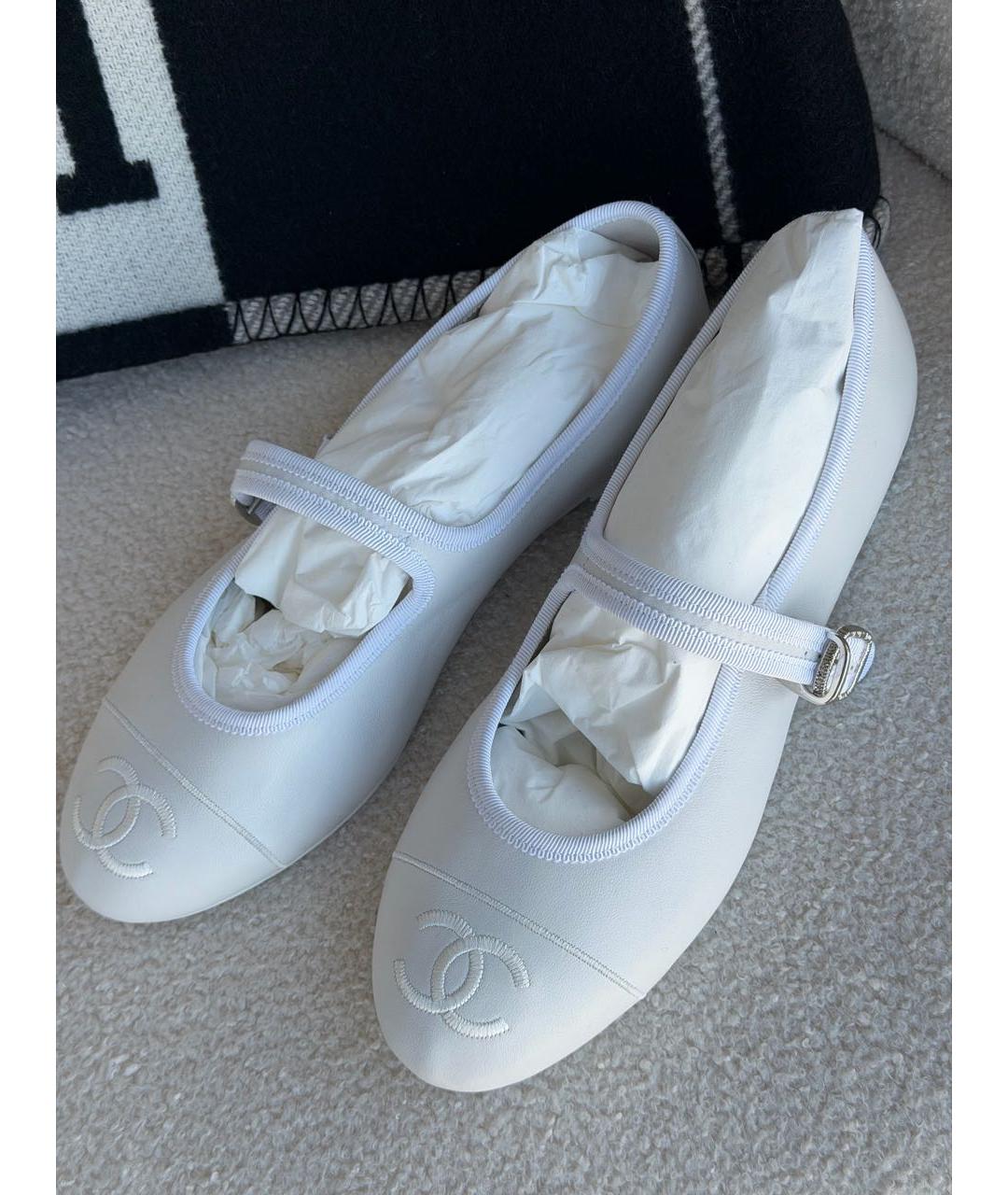 CHANEL Белые кожаные балетки, фото 2