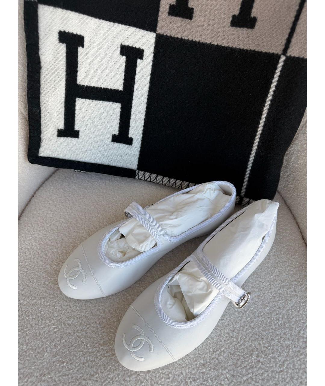 CHANEL Белые кожаные балетки, фото 5