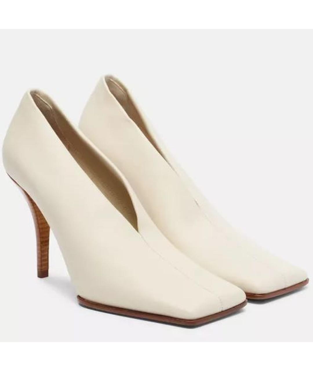 ALAIA Белые кожаные туфли, фото 2