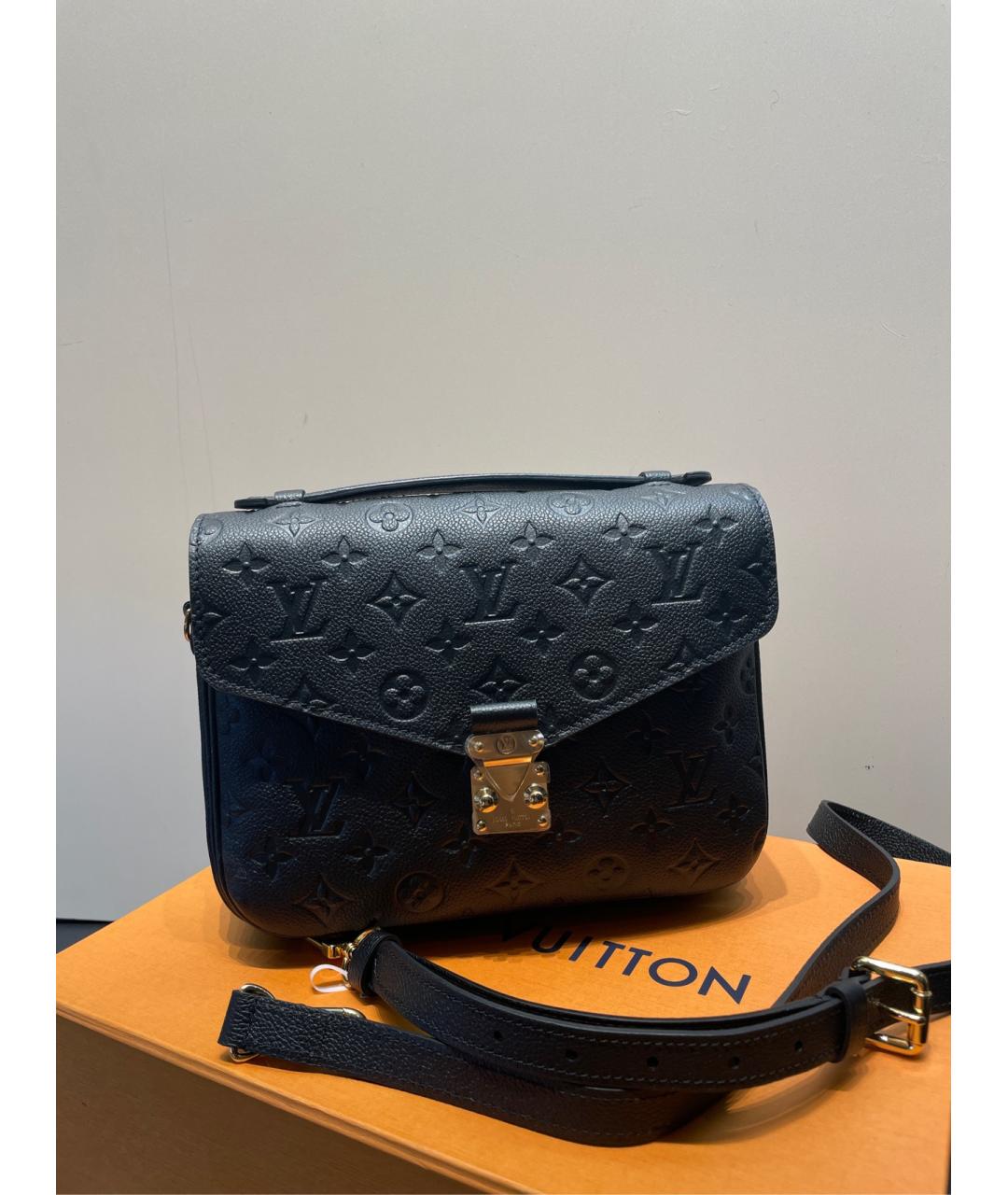 LOUIS VUITTON Черная кожаная сумка через плечо, фото 6