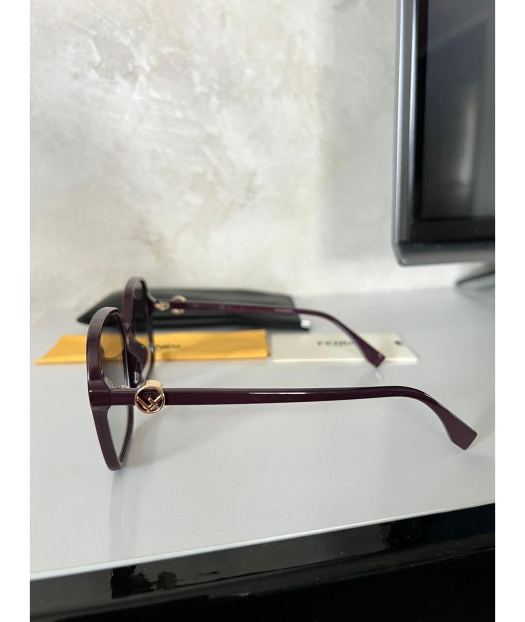 FENDI Фиолетовые пластиковые солнцезащитные очки, фото 3