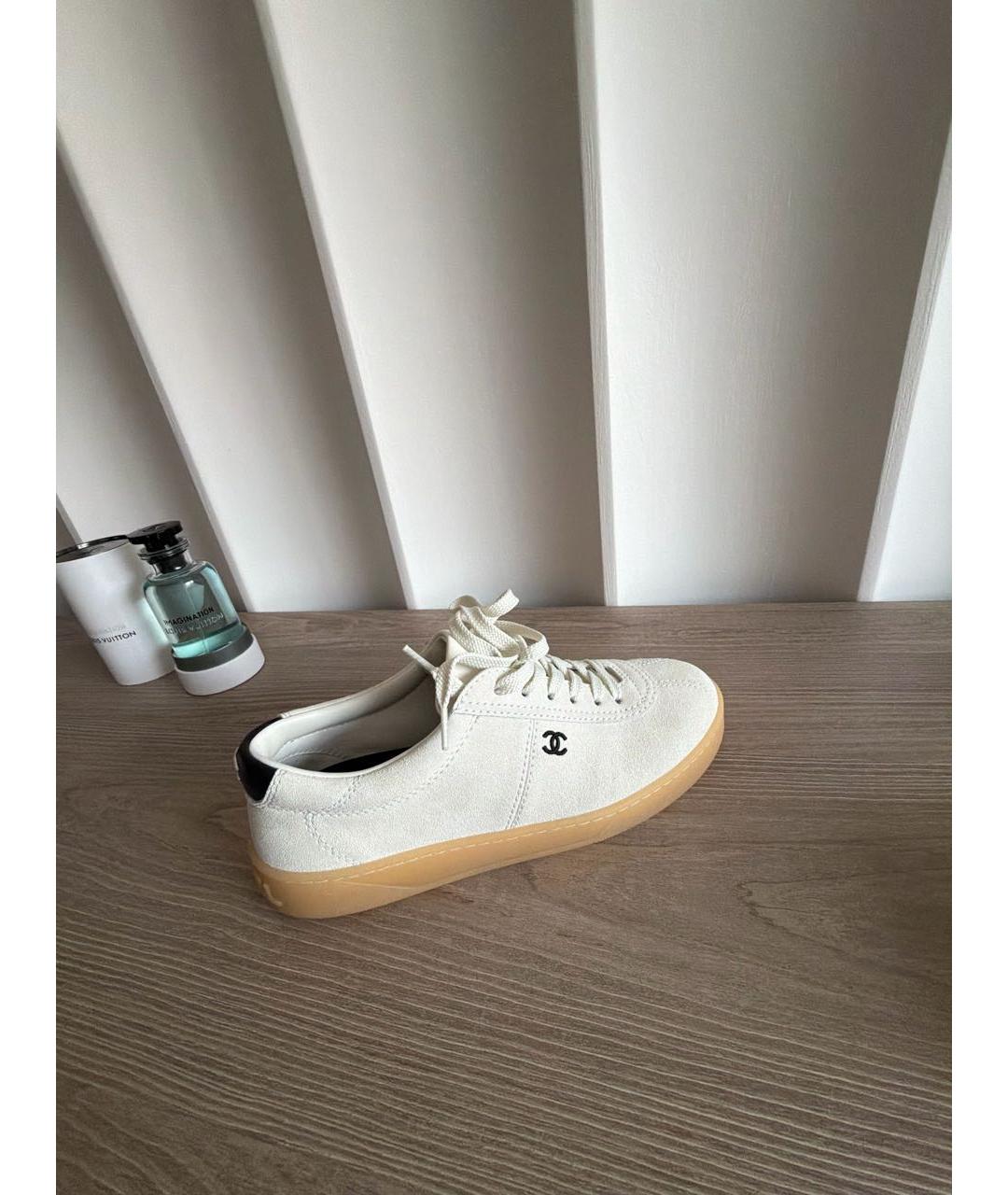 CHANEL Бежевые замшевые кеды, фото 4