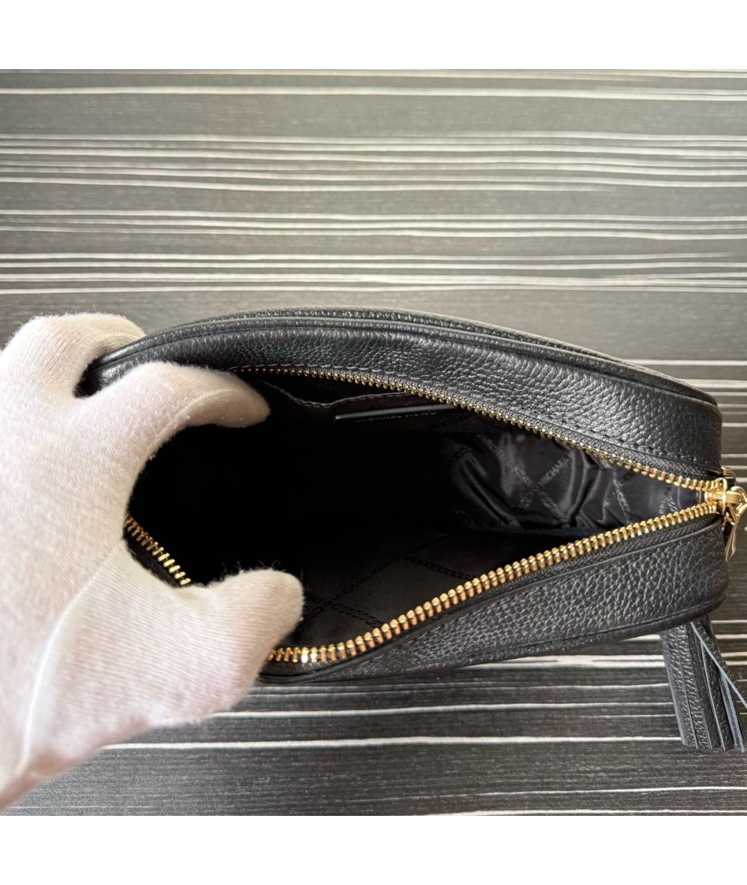 MICHAEL KORS Черная кожаная сумка через плечо, фото 4