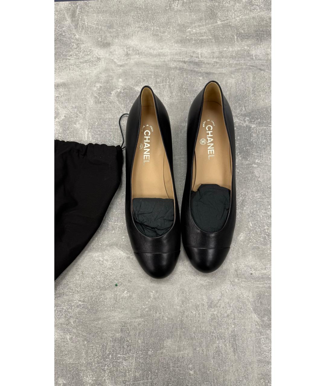 CHANEL Черные кожаные лодочки на низком каблуке, фото 2