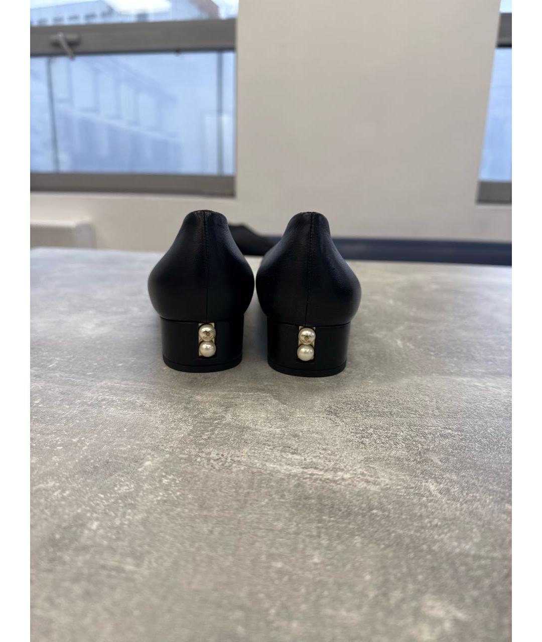CHANEL Черные кожаные лодочки на низком каблуке, фото 4